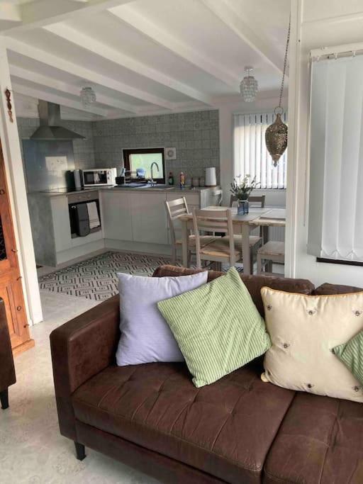 Cwtch Cymru Lodge 7F Caer Beris Holiday Lodge Park Builth Wells Kültér fotó